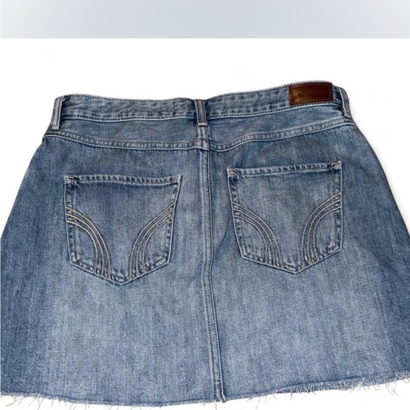 Hollister Women's Light Blue Denim Mini Skirt - Picture 2 of 4